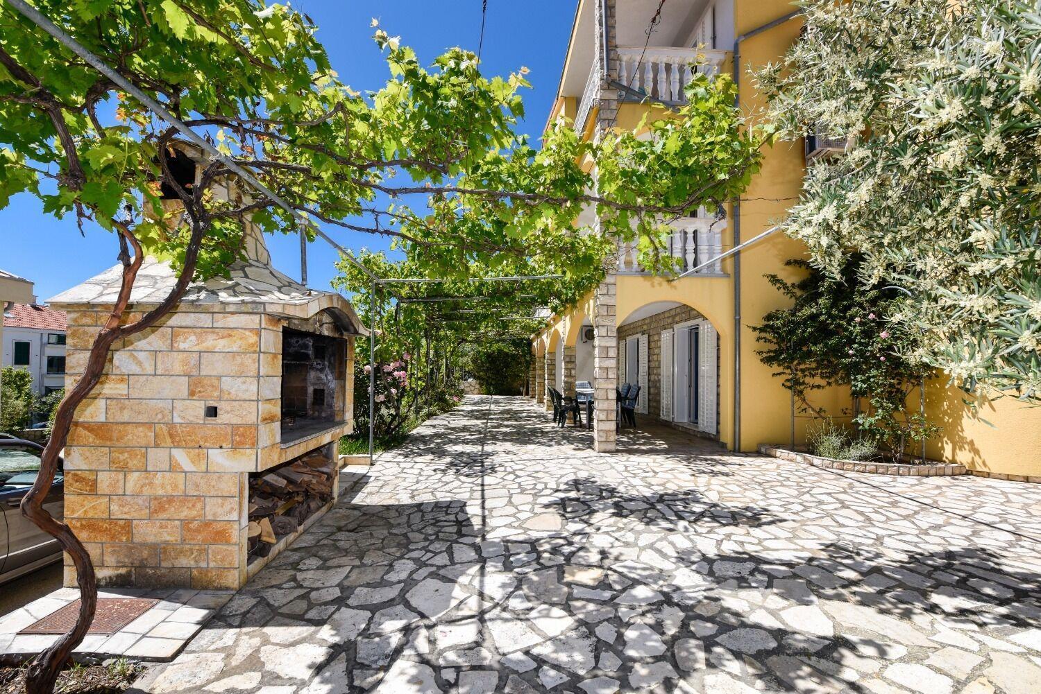 Apartments Mark - 200 M From Sea Novalja Buitenkant foto